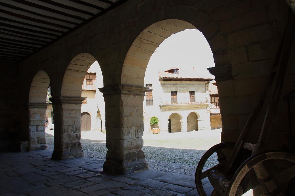 Apartamentos Legado De Santillana Santillana del Mar Exterior photo